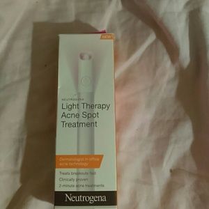 Neutrogena therapy acne spot light